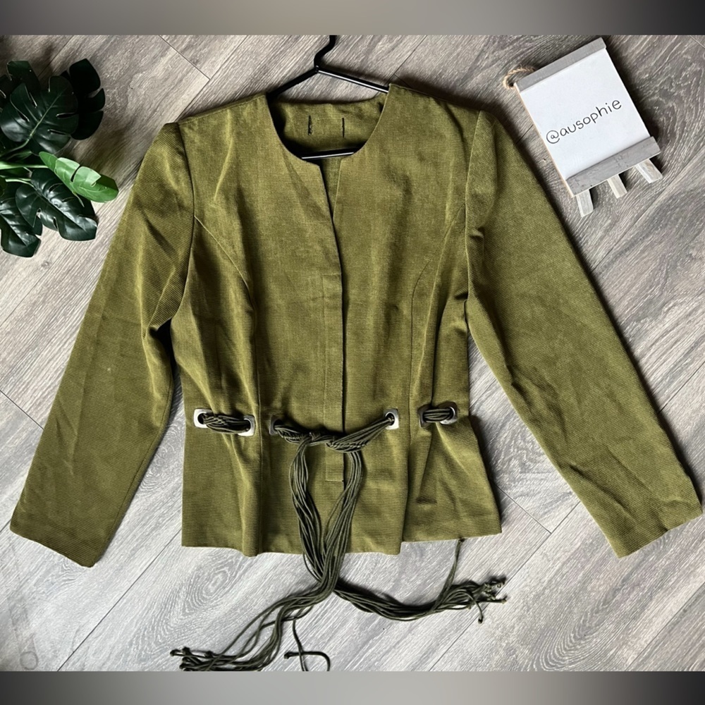 R&K originals vintage olive blazer with belted waist. Size 12